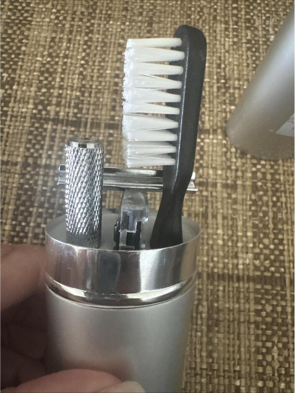 American Express Travel Set Razor Toothbrush - Picture 9 of 10
